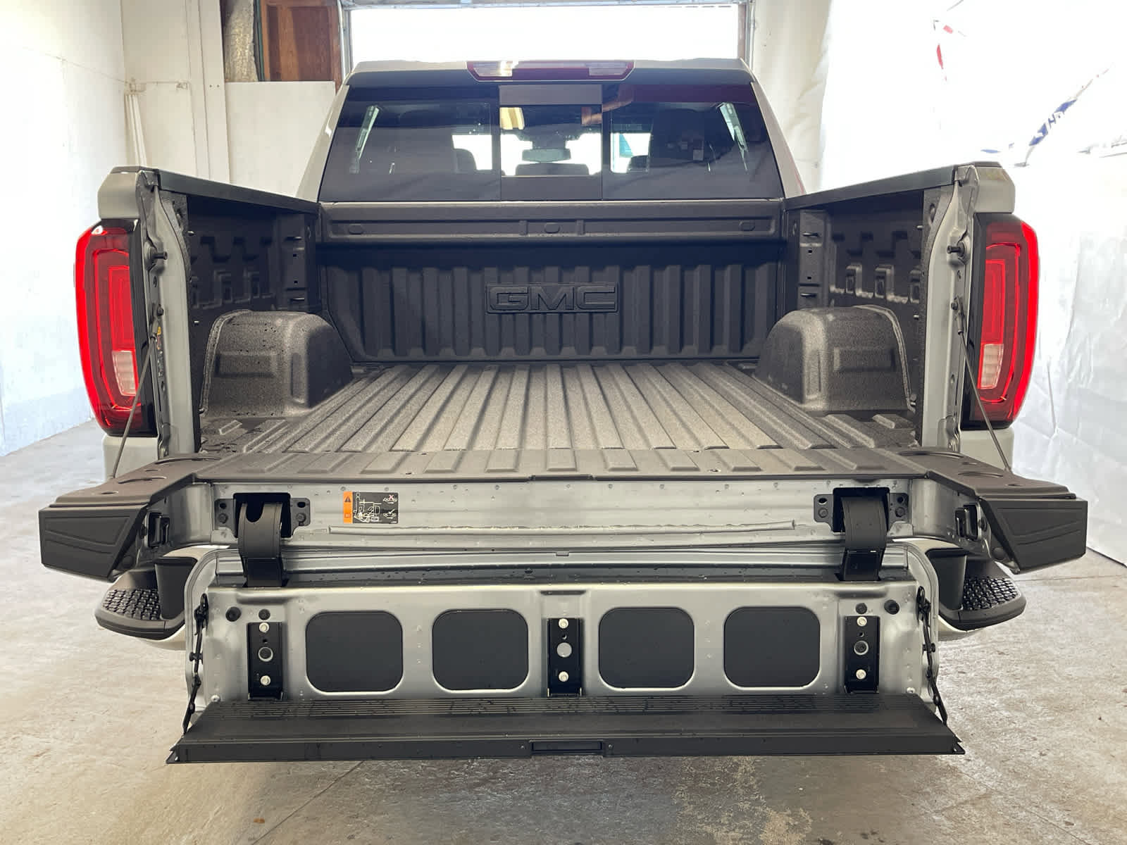 New 2026 GMC Sierra 1500 SLT w/ SLT Premium Plus Package image 7