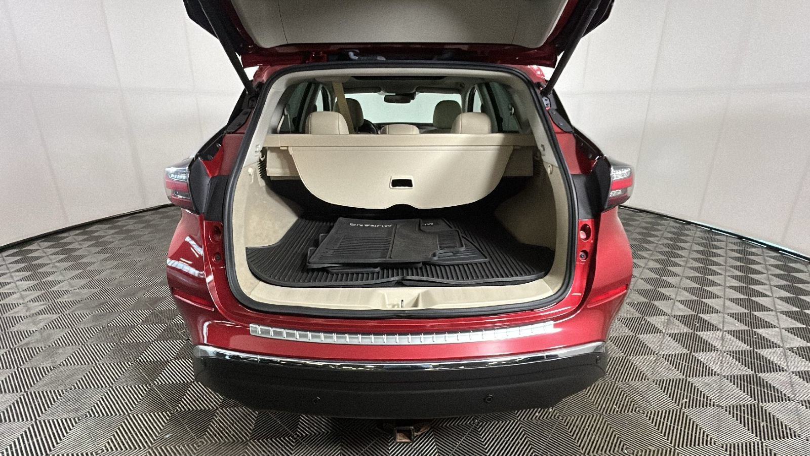 Used 2019 Nissan Murano Platinum w/ Cargo Package FWD image 32