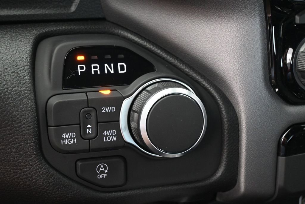 New 2026 RAM 1500 Express AWD/4WD image 18