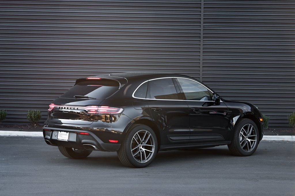 Certified 2024 Porsche Macan image 7