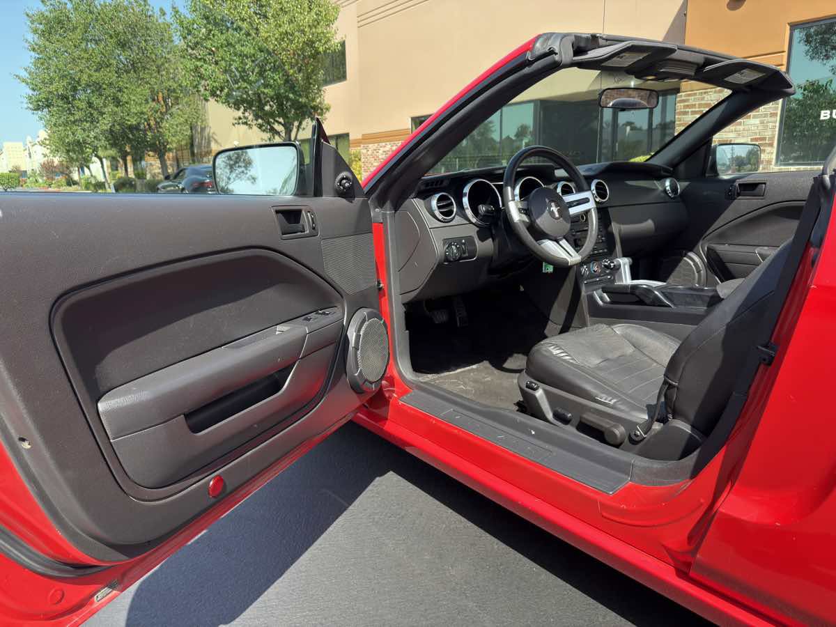 Used 2005 Ford Mustang GT image 28