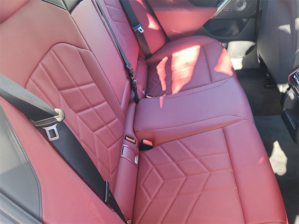 New 2026 BMW 550e xDrive w/ Premium Package image 32