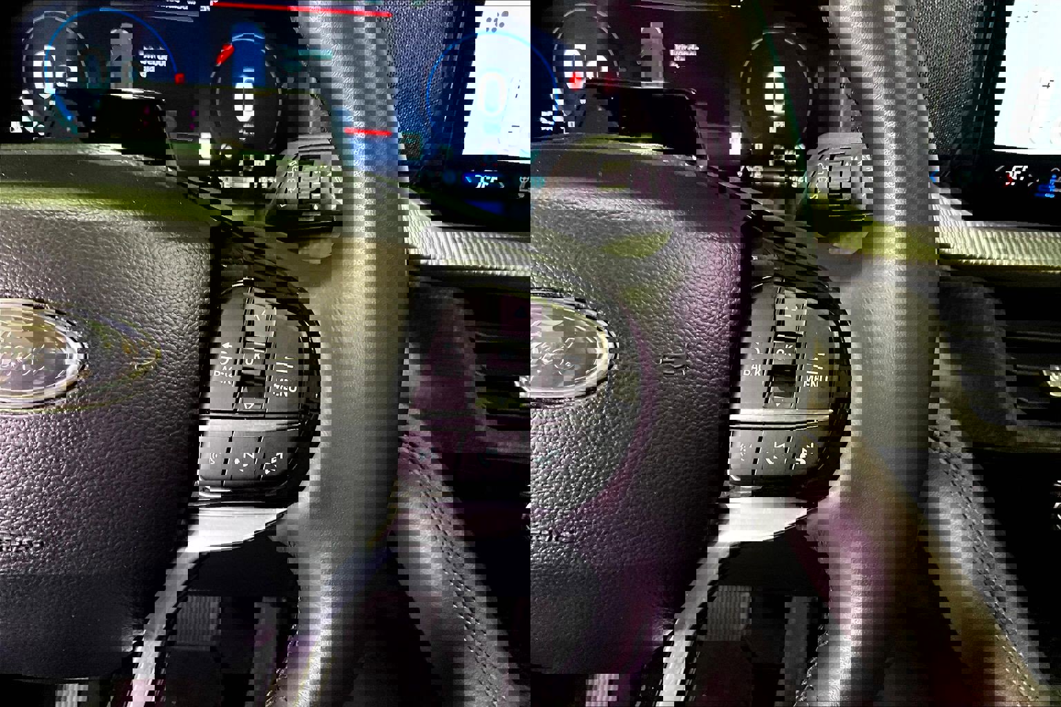 Used 2025 Ford Explorer Platinum w/ LUX Leather Package image 12