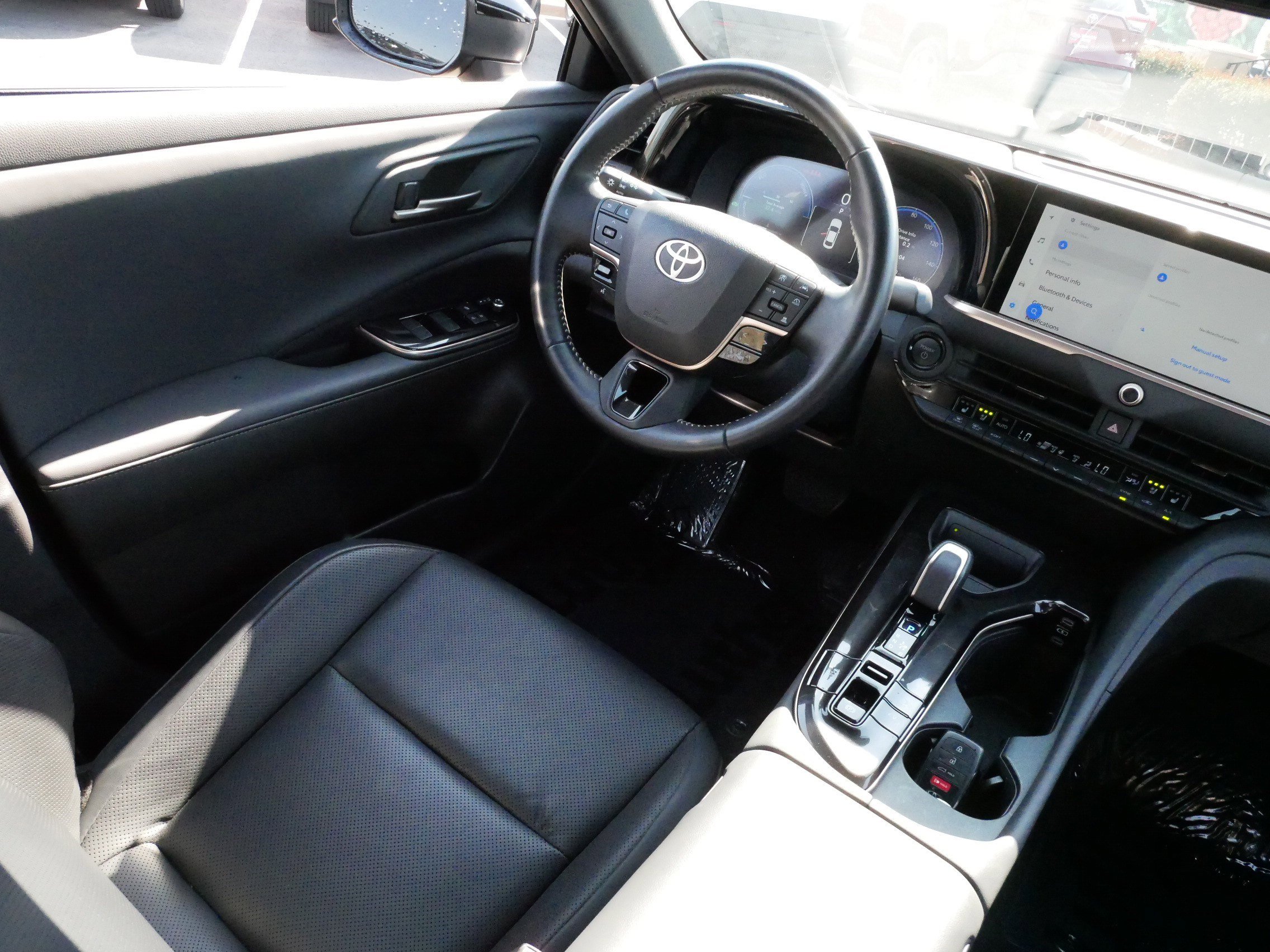 Certified 2025 Toyota Crown AWD/4WD image 9