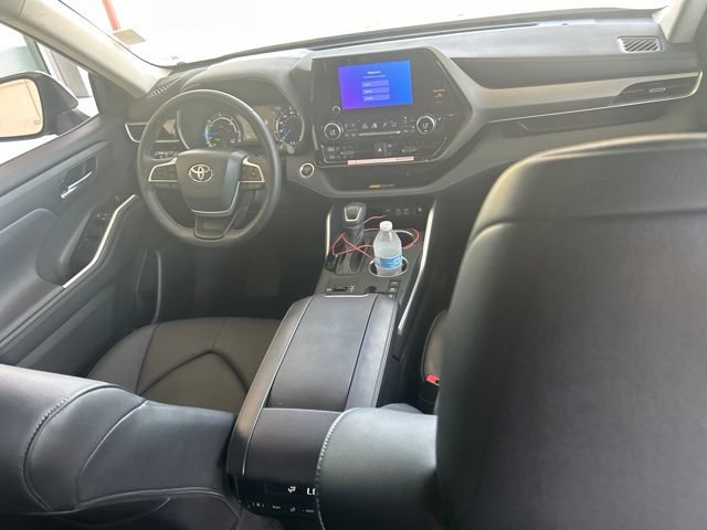 Used 2026 Toyota Highlander XLE AWD/4WD image 16