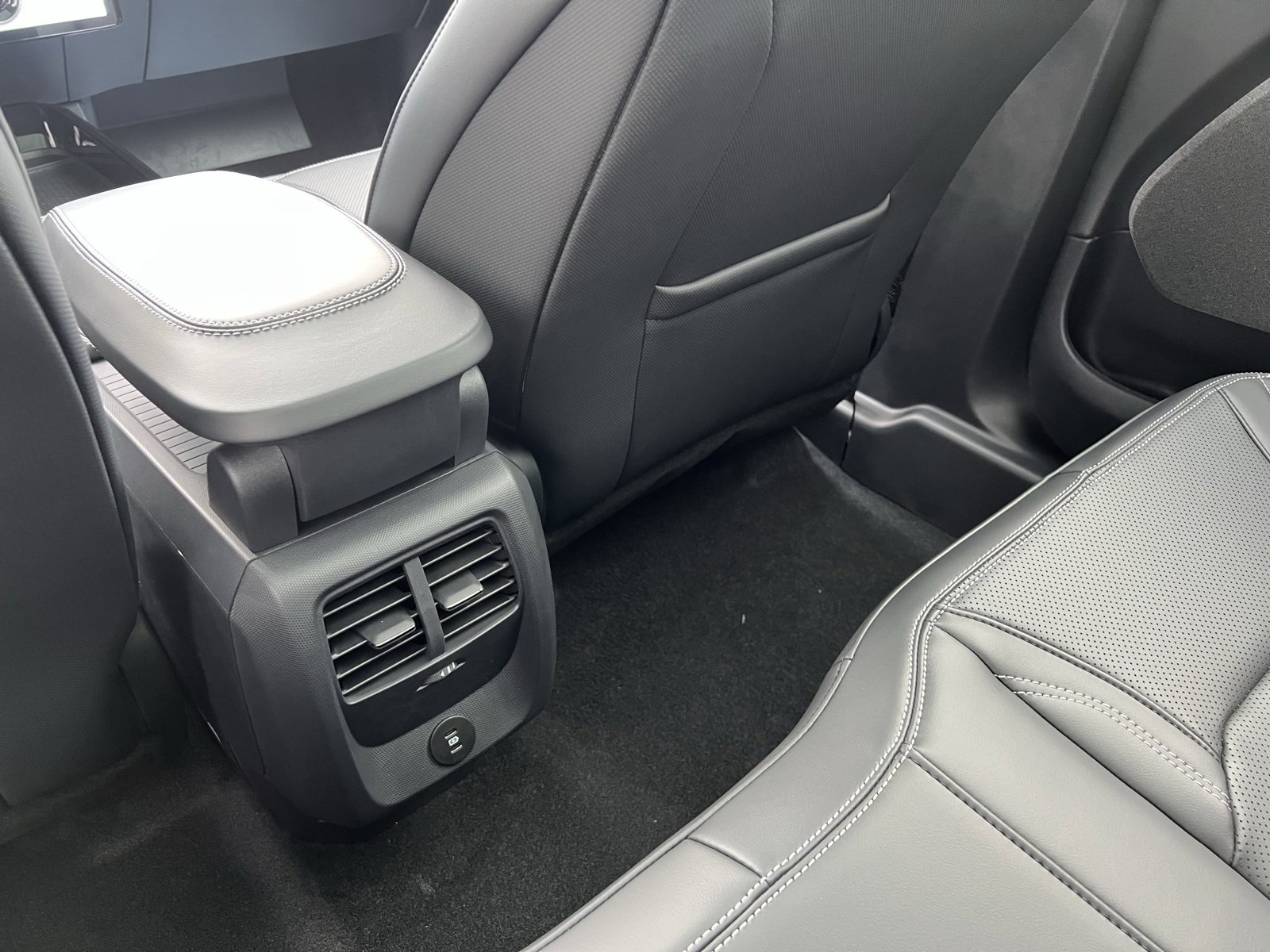 Used 2025 Ford Mustang Mach-E Premium image 20