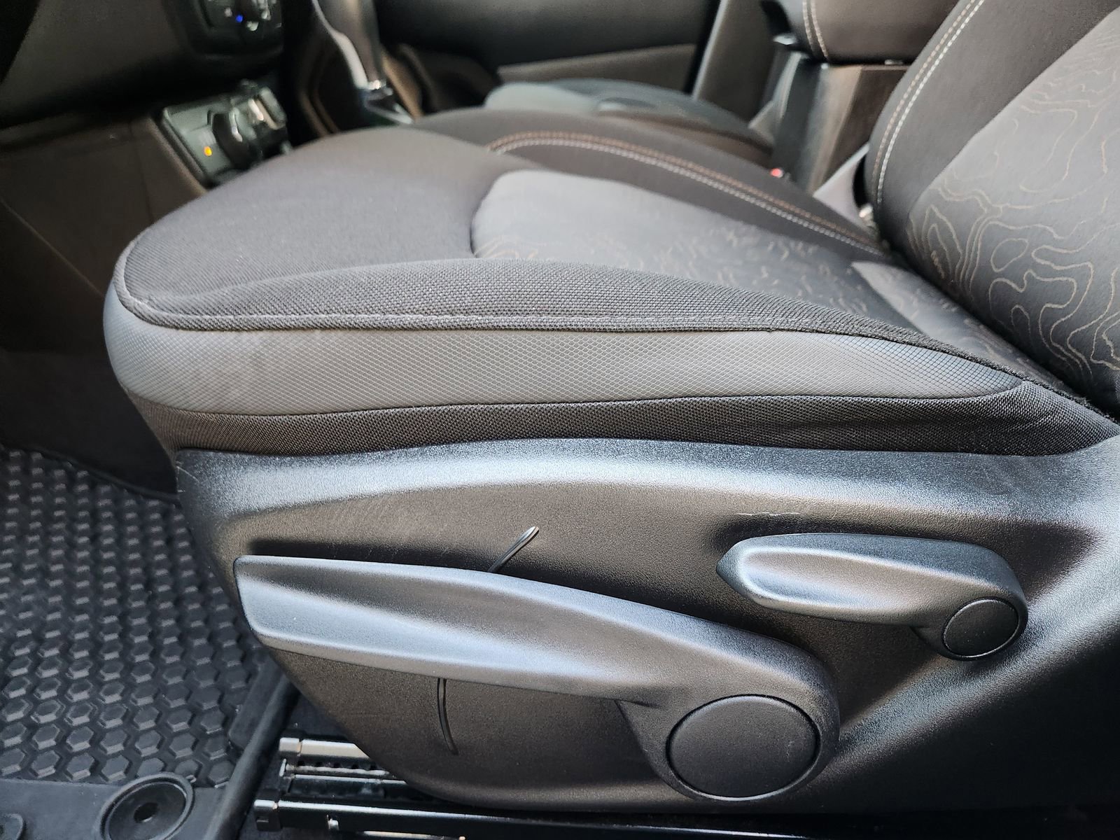 Used 2023 Jeep Renegade Latitude image 29