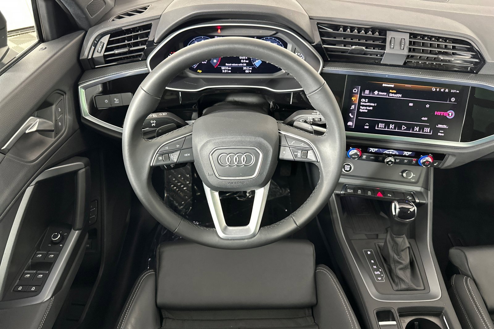 Used 2025 Audi Q3 2.0T Premium w/ Convenience Package image 13