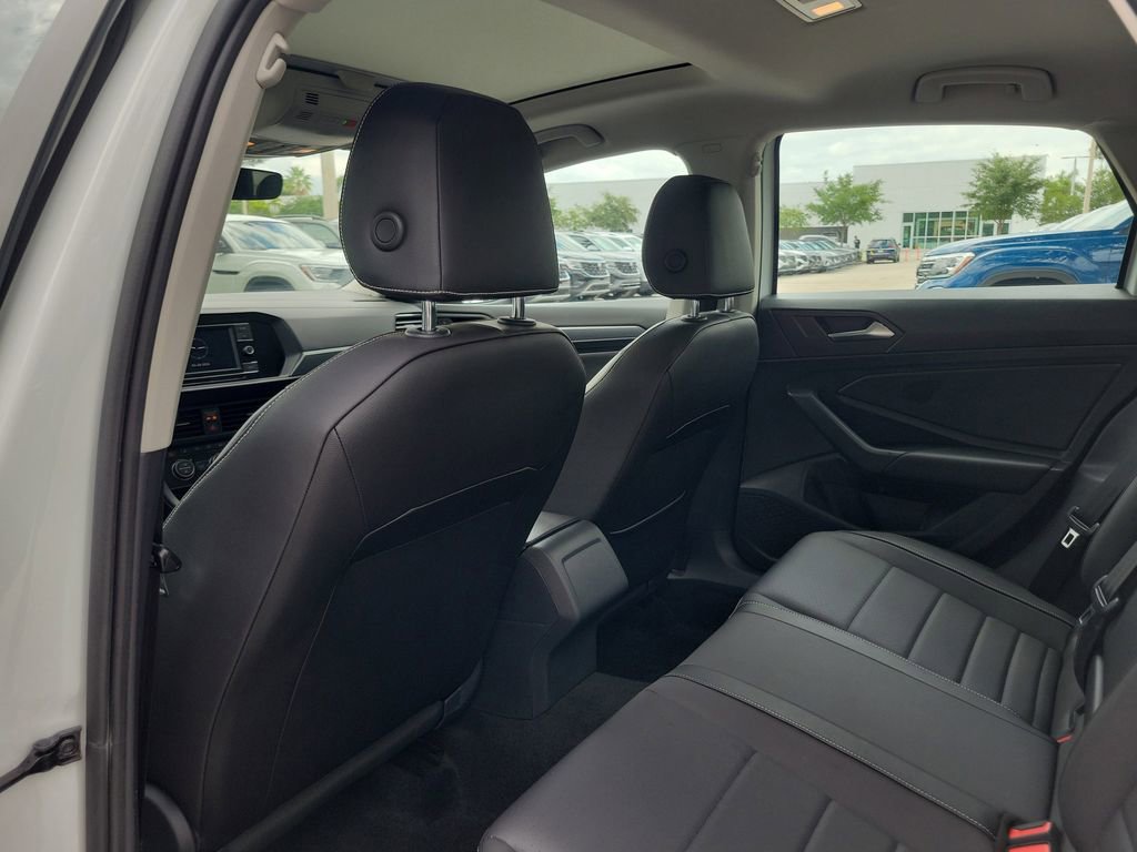 Certified 2023 Volkswagen Jetta SE FWD image 7