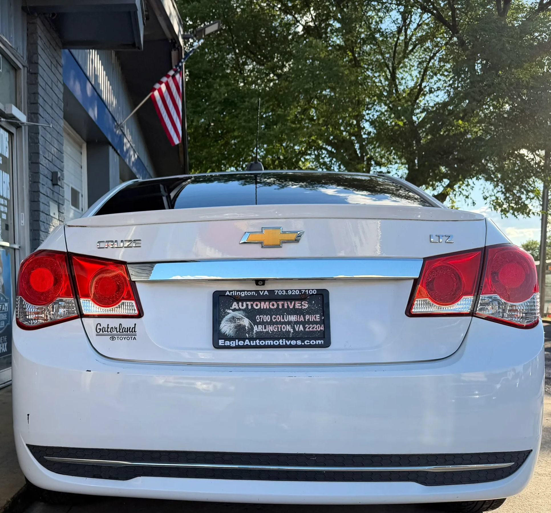 Used 2015 Chevrolet Cruze LTZ w/ Sun, Sound and Sport Package FWD image 4