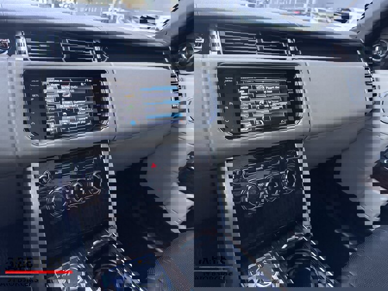 Used 2014 Land Rover Range Rover HSE image 15