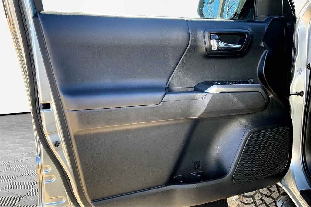 Used 2023 Toyota Tacoma TRD Sport w/ Technology Package image 23