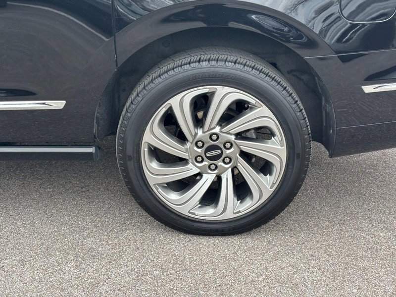 Certified 2024 Lincoln Navigator L Reserve AWD/4WD image 9
