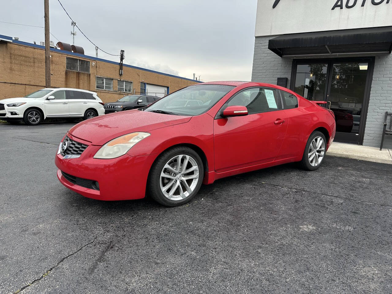 Used 2009 Nissan Altima 3.5 SE FWD image 1