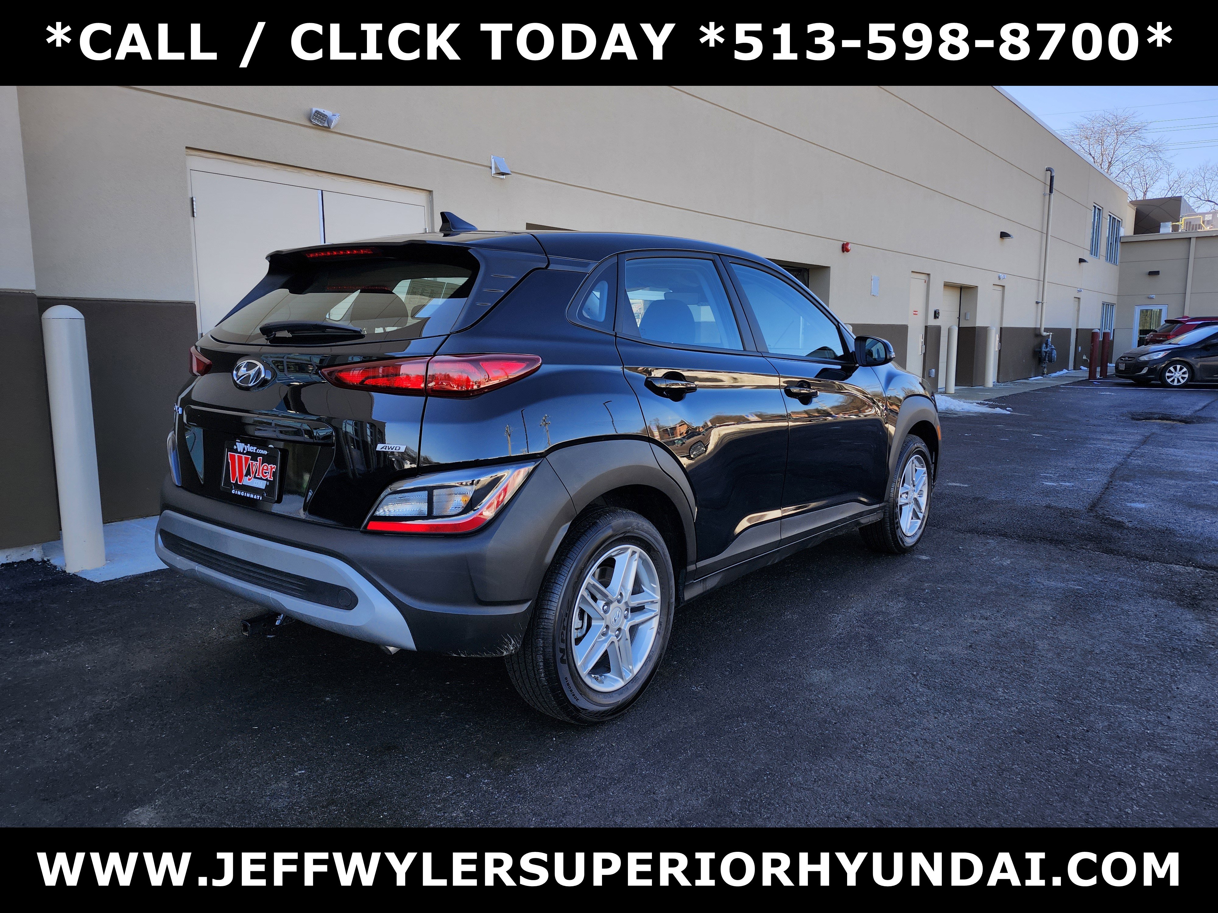 Used 2023 Hyundai Kona SE w/ Cargo Package image 3