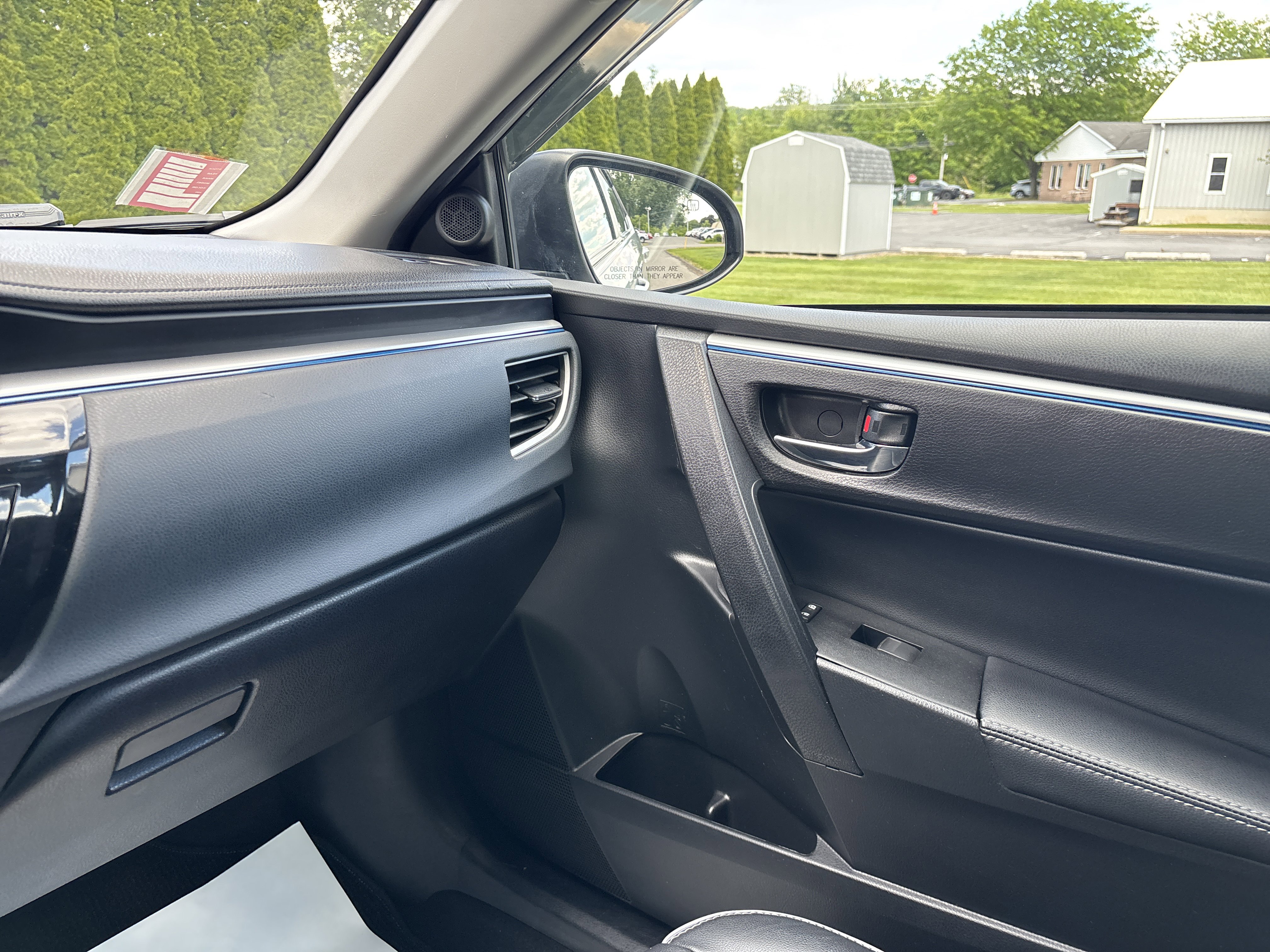 Used 2015 Toyota Corolla LE Premium FWD image 23