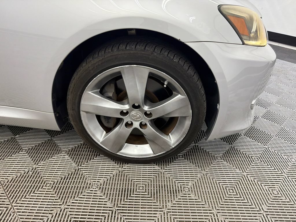 Used 2011 Lexus IS 350C w/ Luxury Pkg RWD image 13