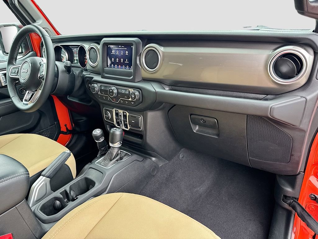 Used 2018 Jeep Wrangler Unlimited Sahara w/ Safety Group AWD/4WD image 36