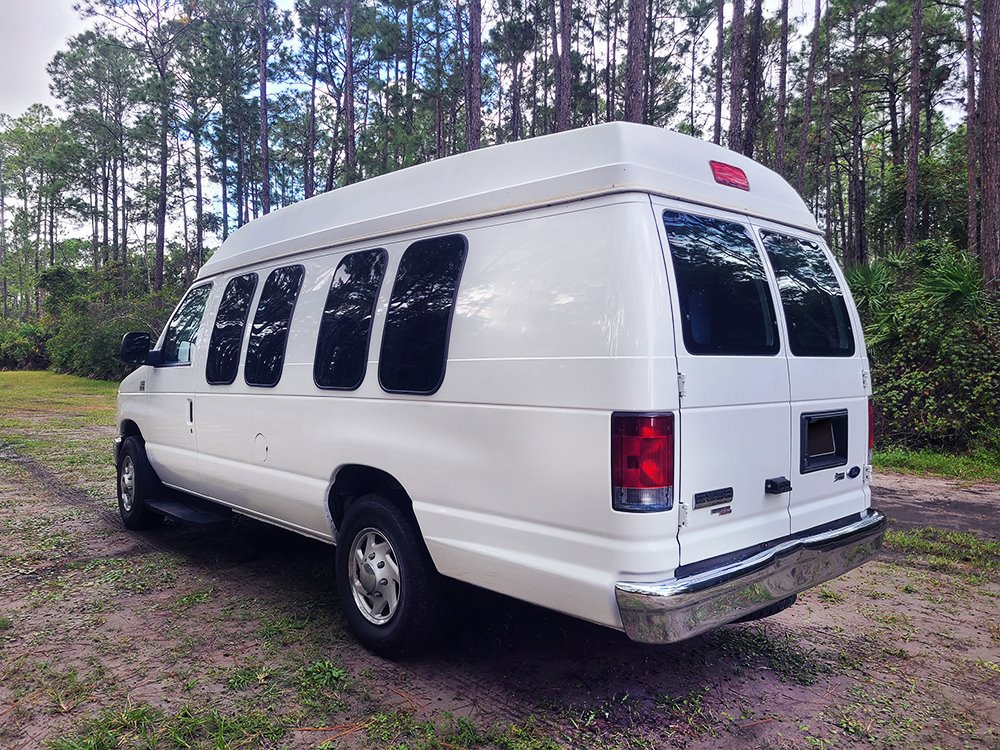 Used 2009 Ford E-250 and Econoline 250 Extended RWD image 6