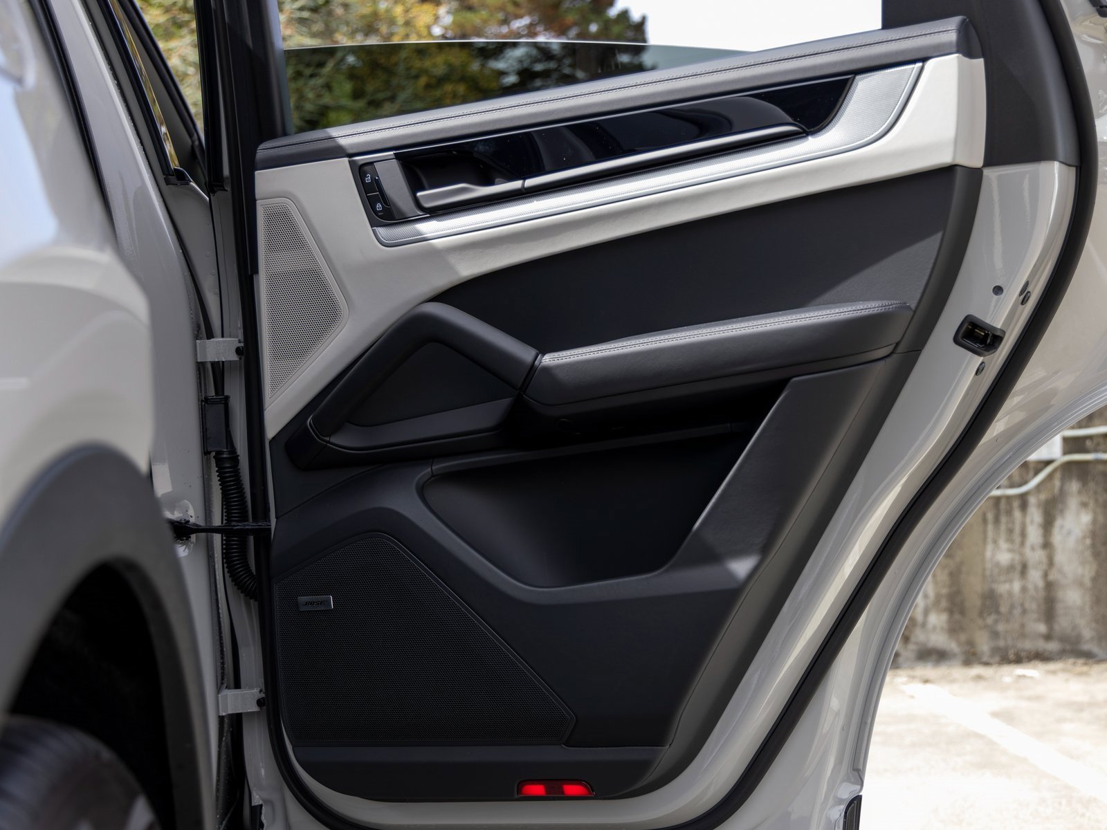 New 2025 Porsche Cayenne Coupe image 40