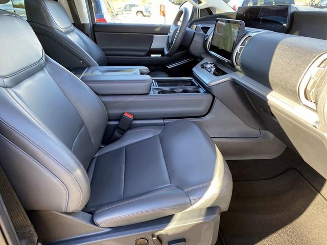 Used 2025 Ford Expedition Active image 25