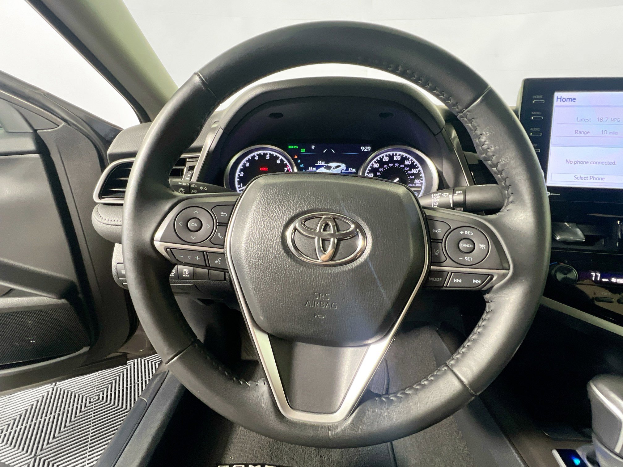 Used 2024 Toyota Camry XLE FWD image 17