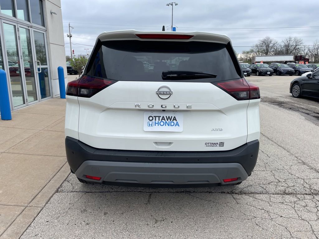 Used 2022 Nissan Rogue S AWD/4WD image 6