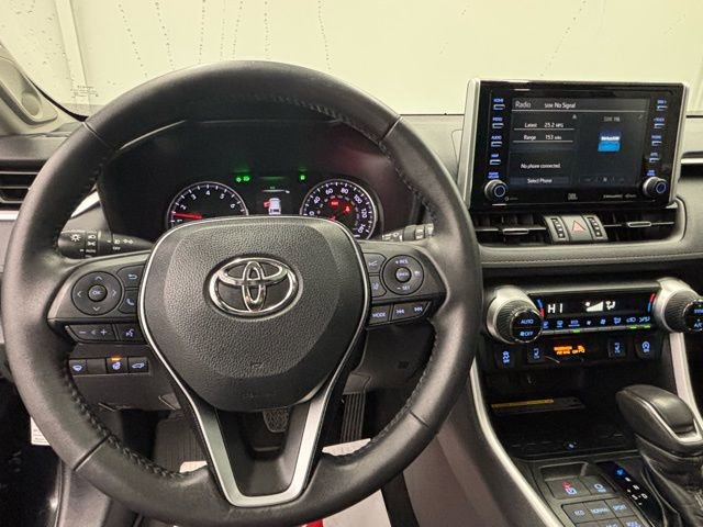 Used 2020 Toyota RAV4 XLE Premium image 20