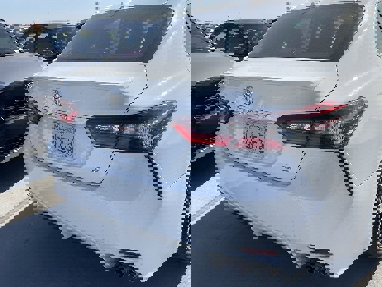 Used 2024 Toyota Camry SE image 4