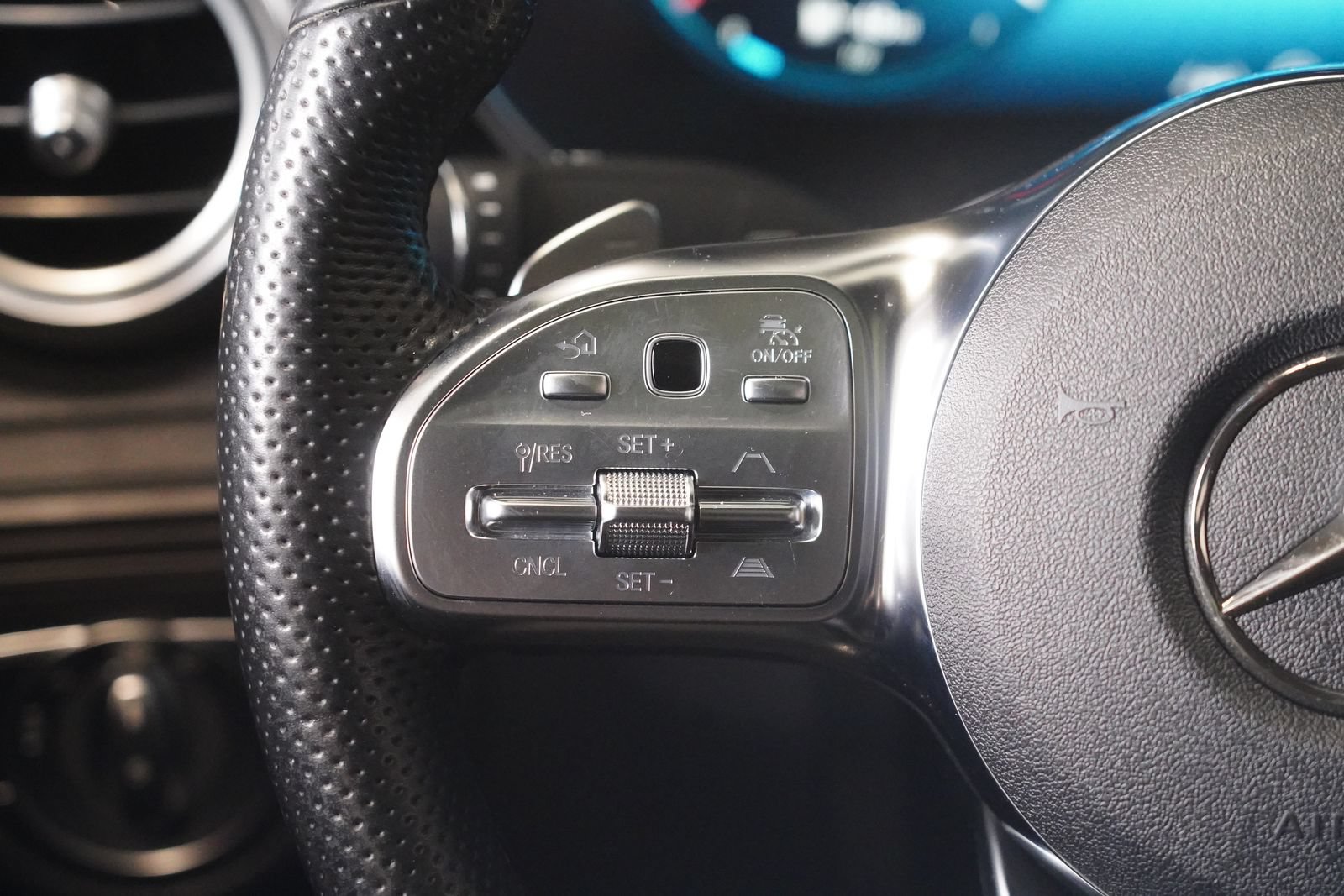 Used 2022 Mercedes-Benz GLC 300 4MATIC Coupe image 16