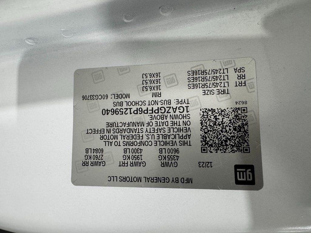 Used 2023 Chevrolet Express 3500 LT w/ LT Preferred Equipment Group RWD image 31