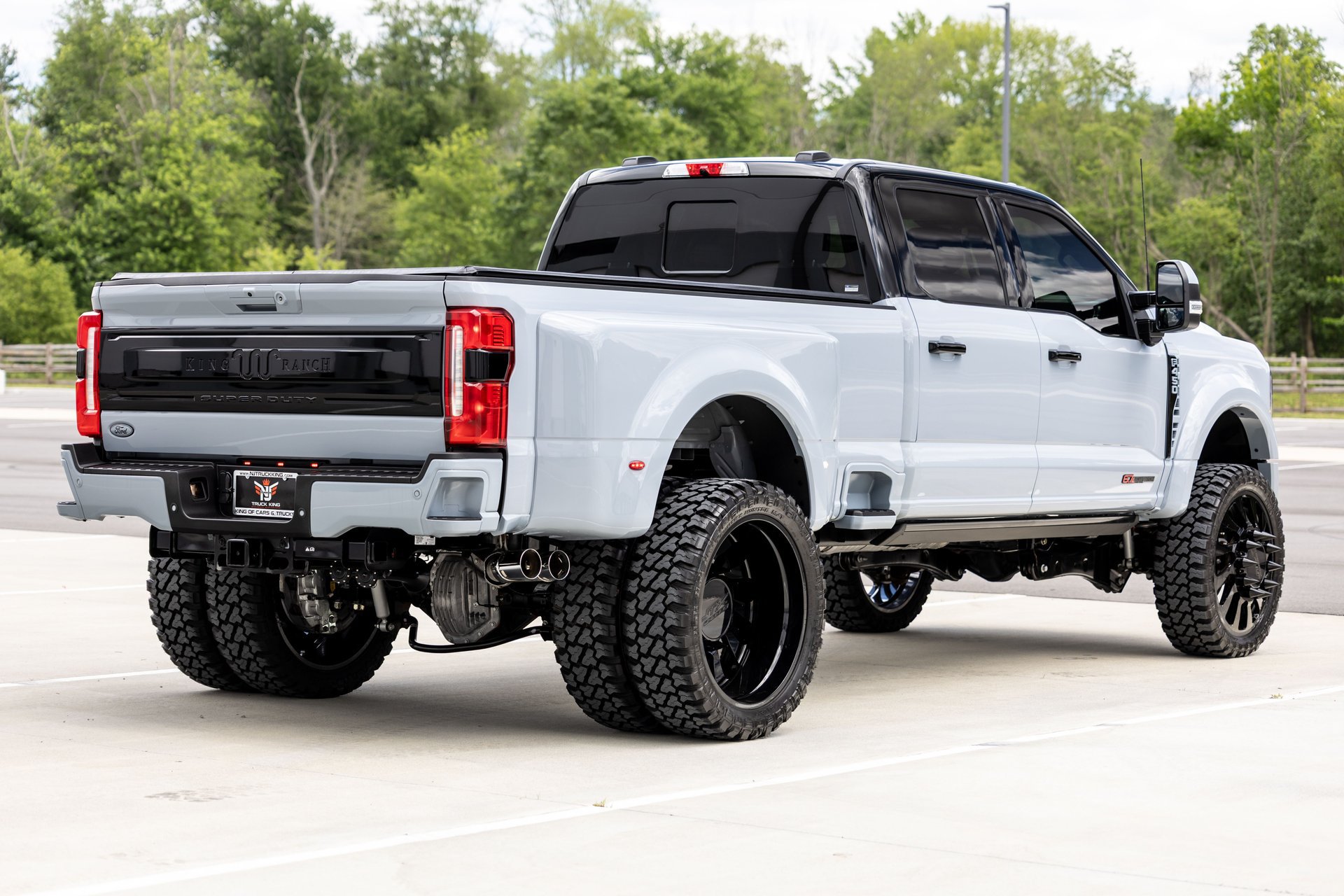 Used 2025 Ford F450 King Ranch w/ Chrome Package AWD/4WD image 16