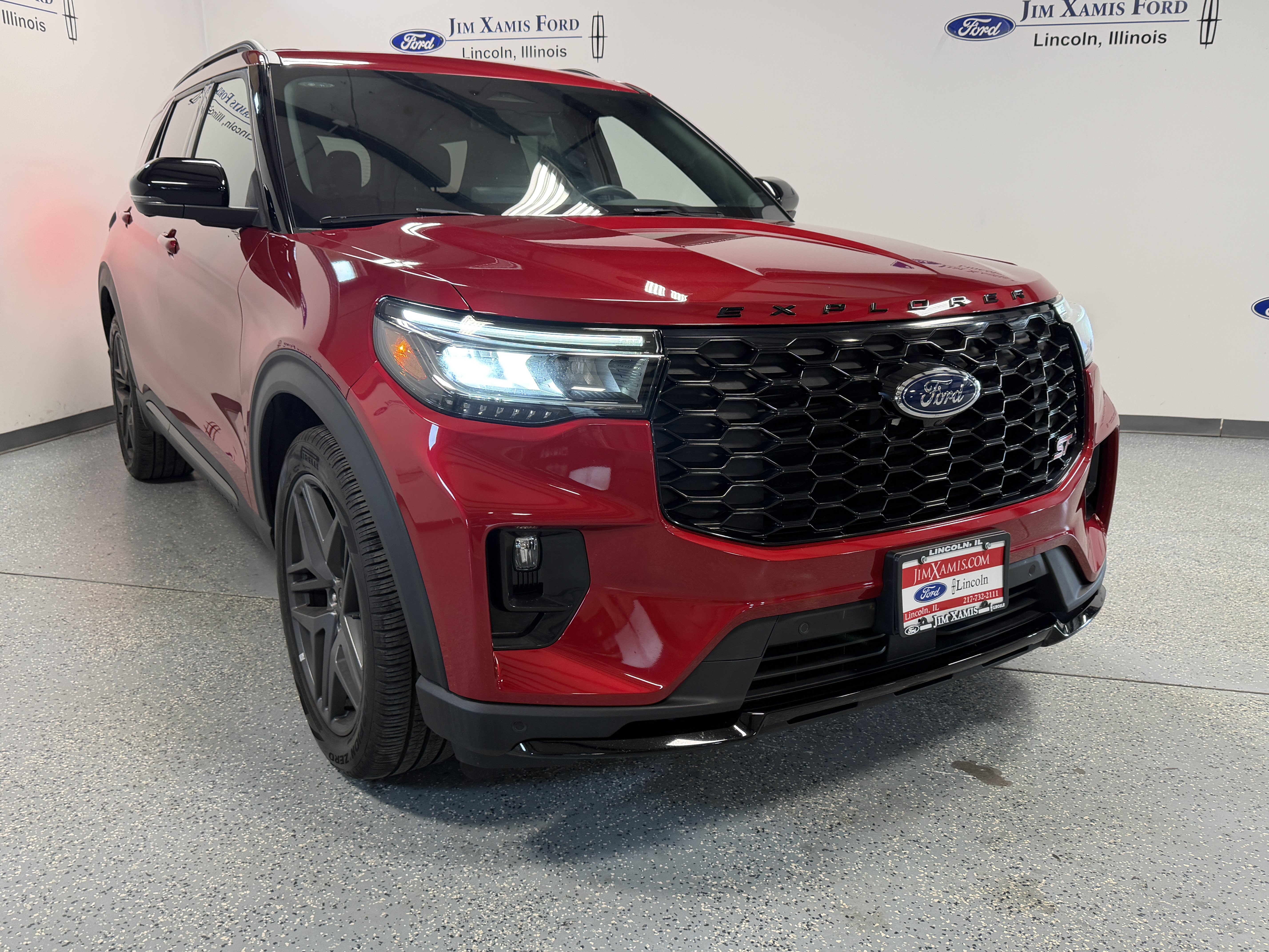 Used 2025 Ford Explorer ST AWD/4WD image 35