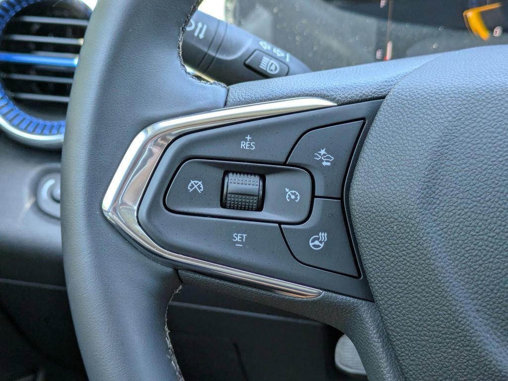 Used 2026 Chevrolet Trax LT w/ Driver Confidence Package FWD image 25