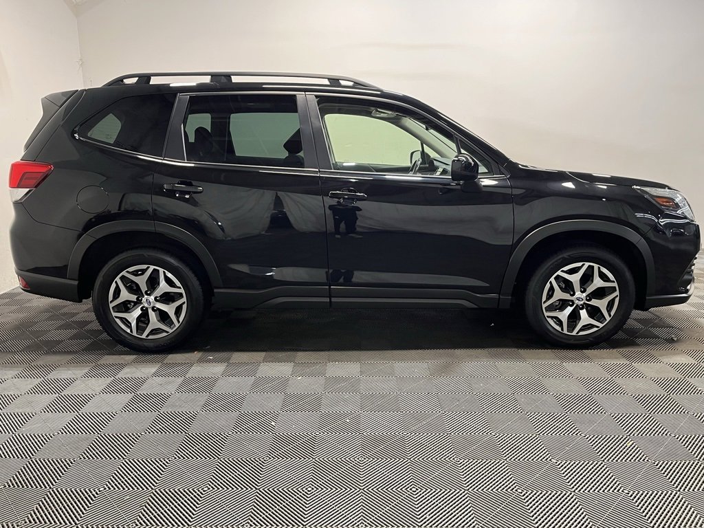 Used 2022 Subaru Forester Premium image 4