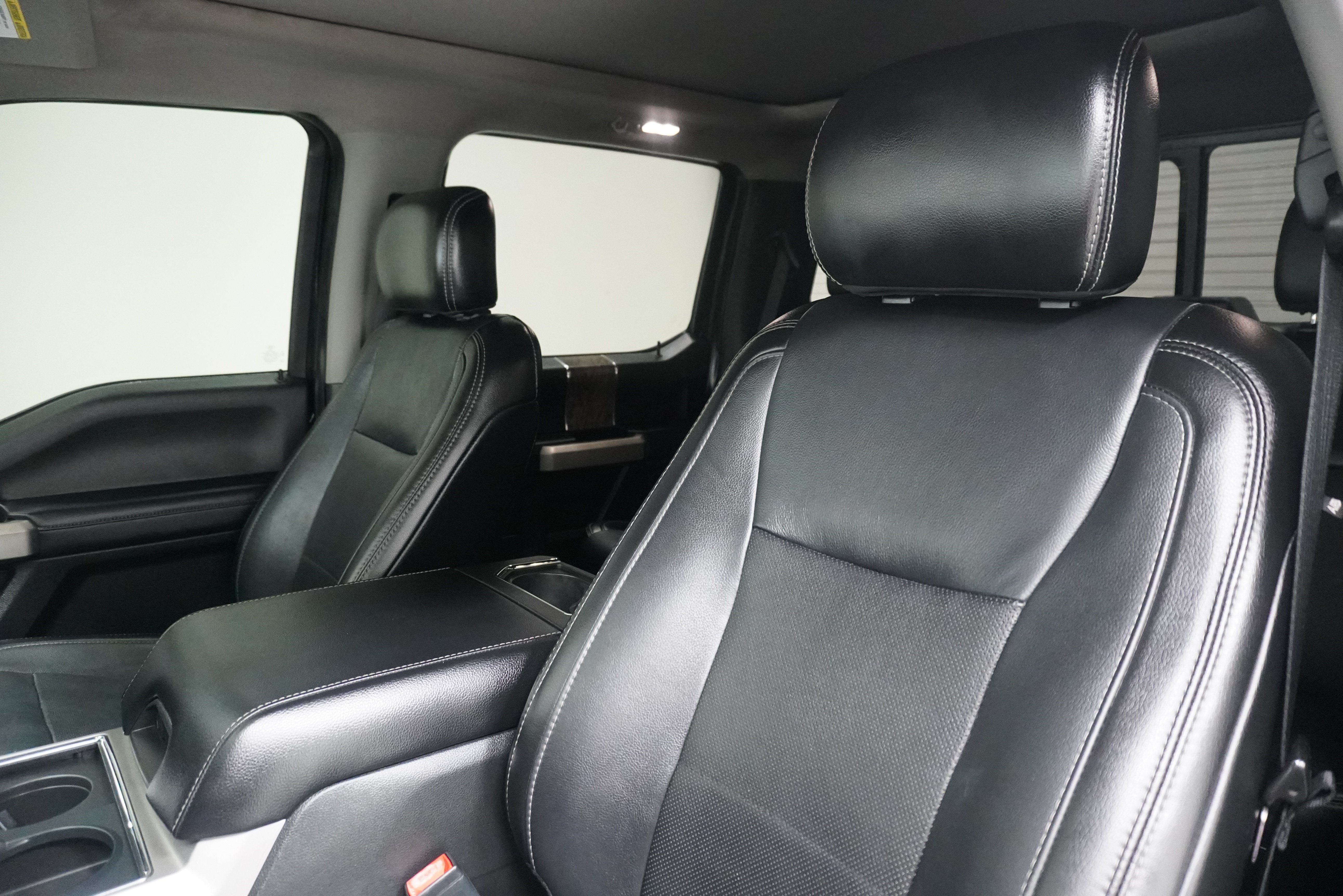 Used 2019 Ford F250 Lariat w/ Lariat Ultimate Package AWD/4WD image 12