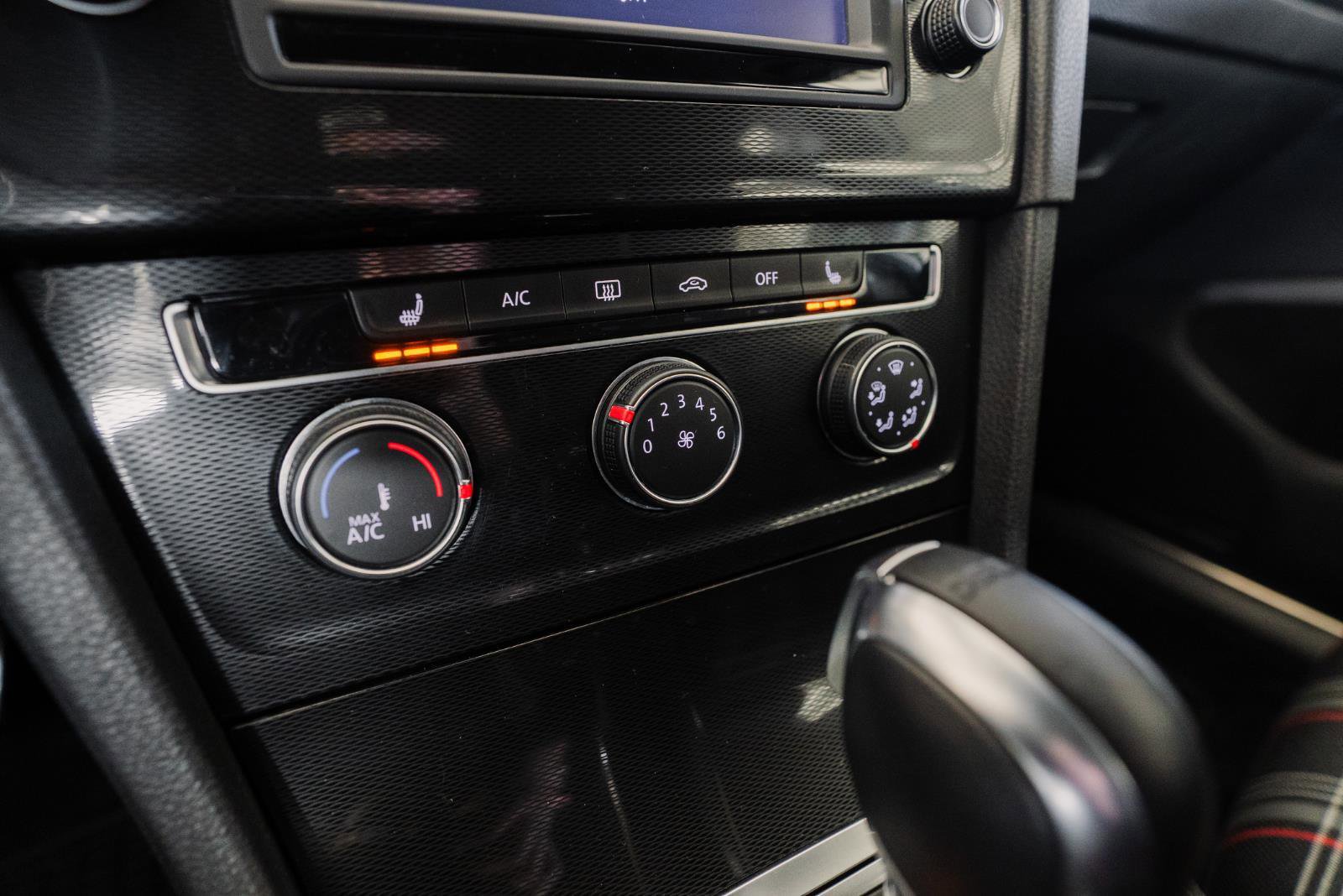 Used 2017 Volkswagen GTI Sport image 27