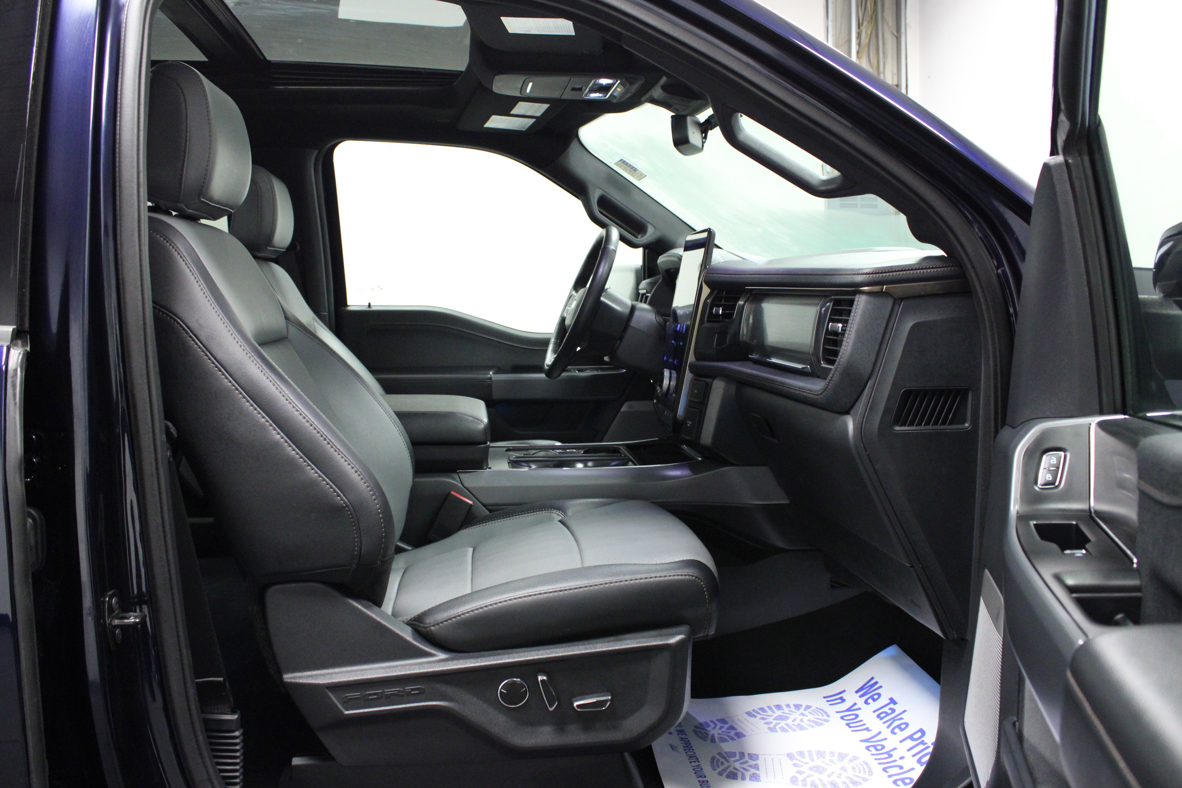 Used 2024 Ford F150 Lightning Lariat image 16