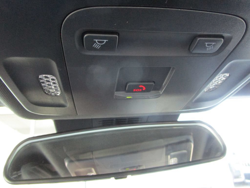 Used 2025 Toyota Camry SE FWD image 37