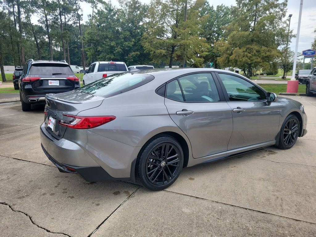 Used 2026 Toyota Camry SE w/ Multimedia Upgrade Package FWD image 8