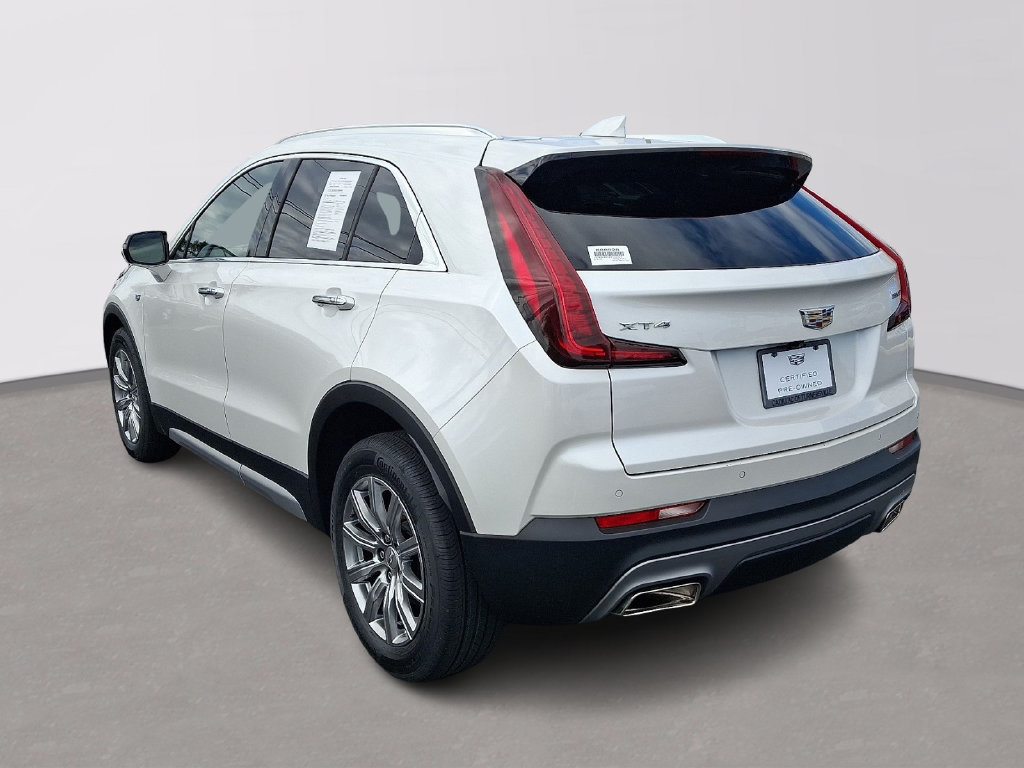 Certified 2023 Cadillac XT4 Premium Luxury w/ Cold Weather Package FWD image 4