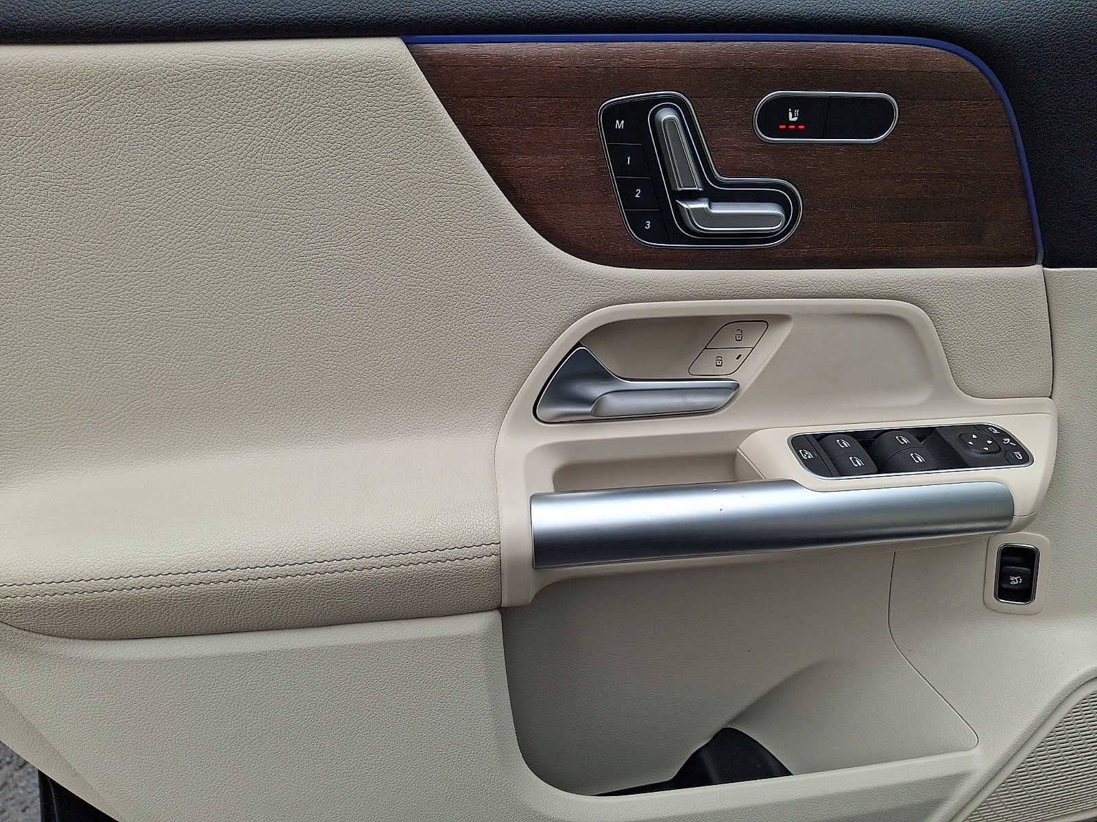 Certified 2023 Mercedes-Benz GLA 250 4MATIC image 9