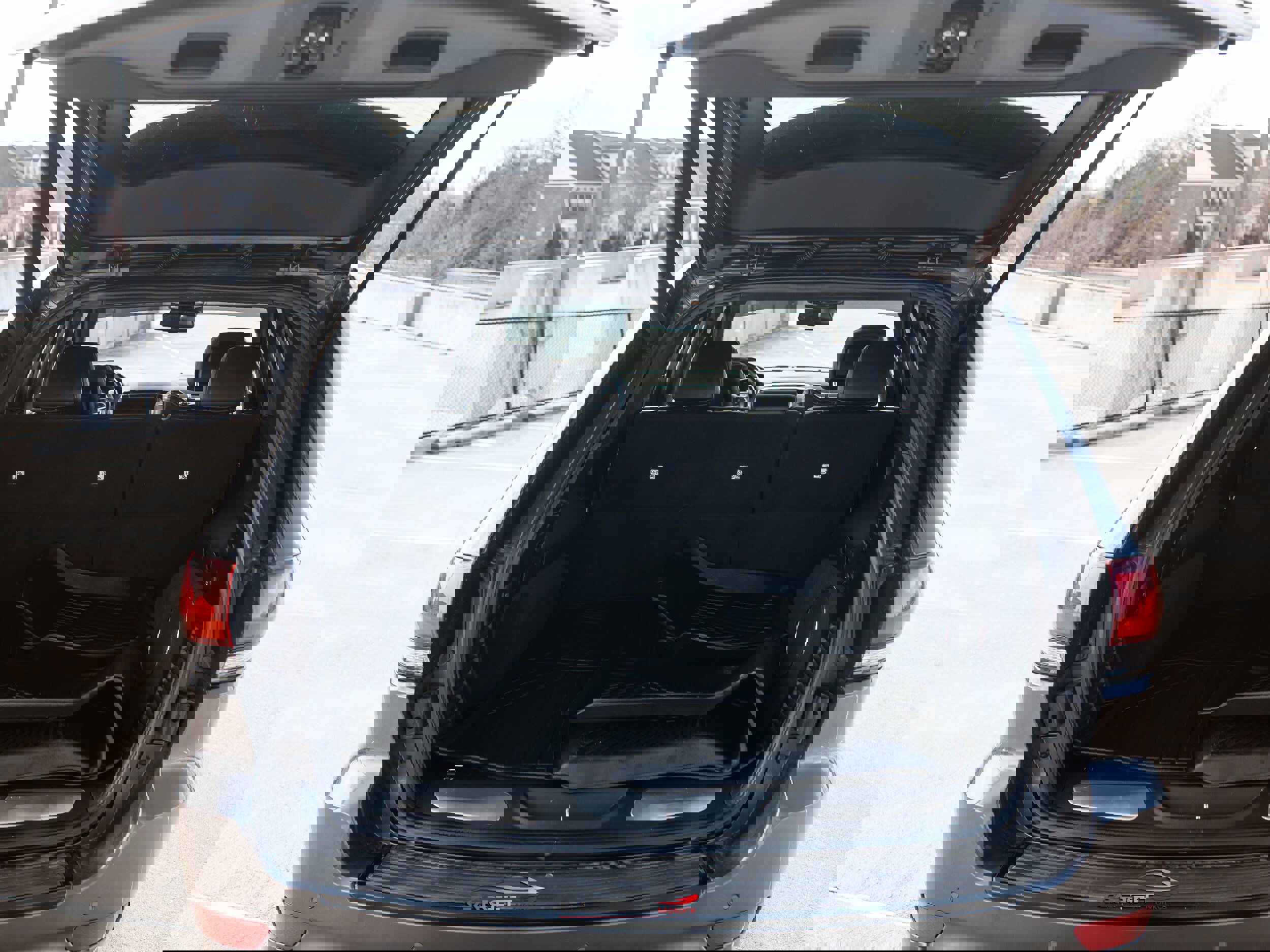 Used 2016 Jeep Grand Cherokee SRT image 48