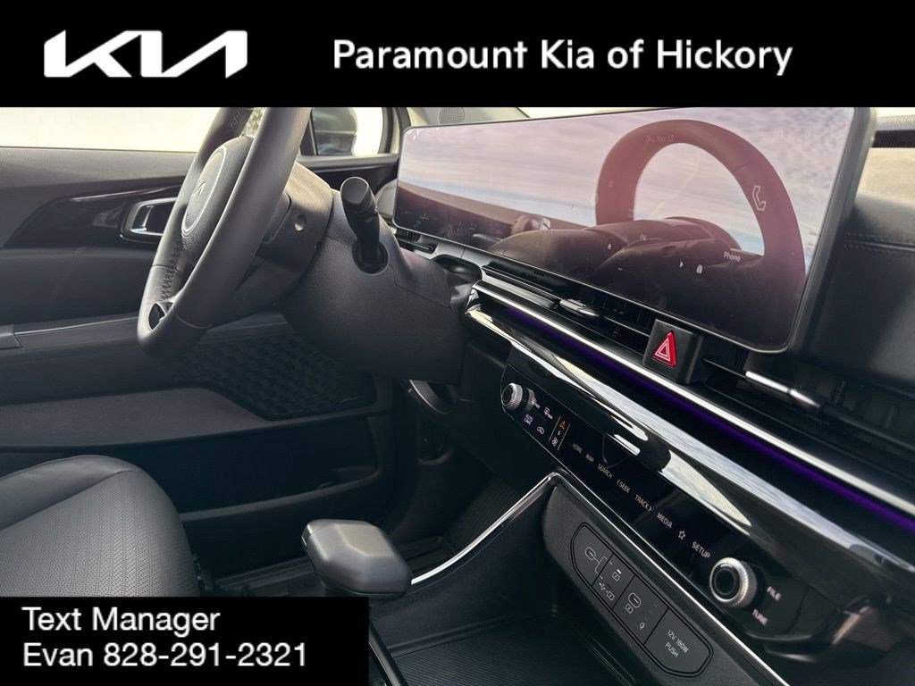 Used 2025 Kia Carnival SX Prestige image 38