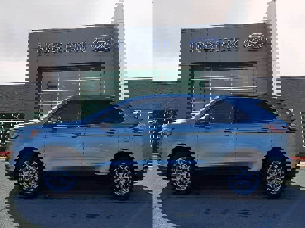 Used 2023 Ford Edge SEL w/ Convenience Package image 4