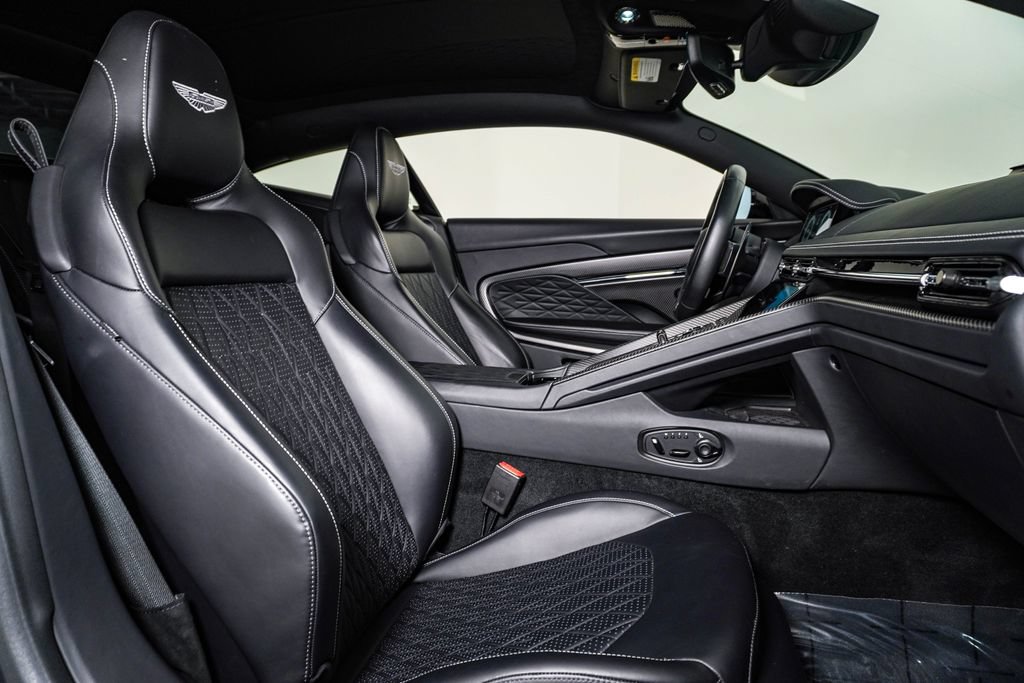 Used 2024 Aston Martin DB12 Coupe RWD image 18