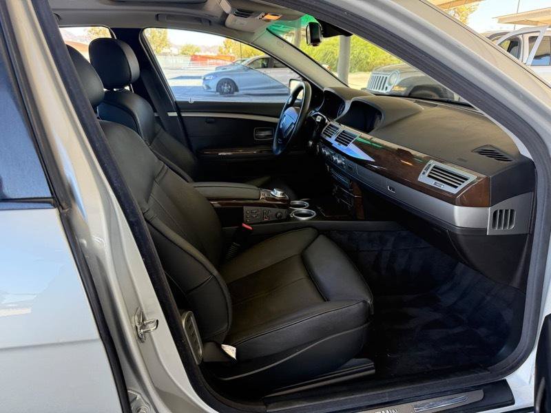 Used 2008 BMW 750i RWD image 19