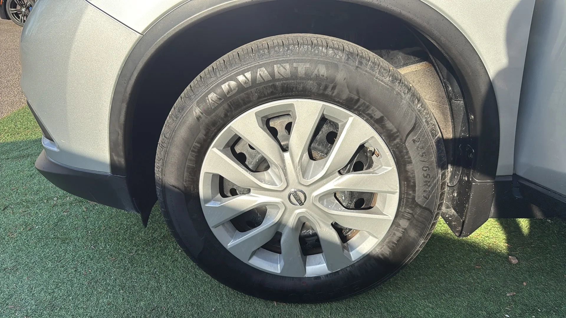 Used 2015 Nissan Rogue S image 44
