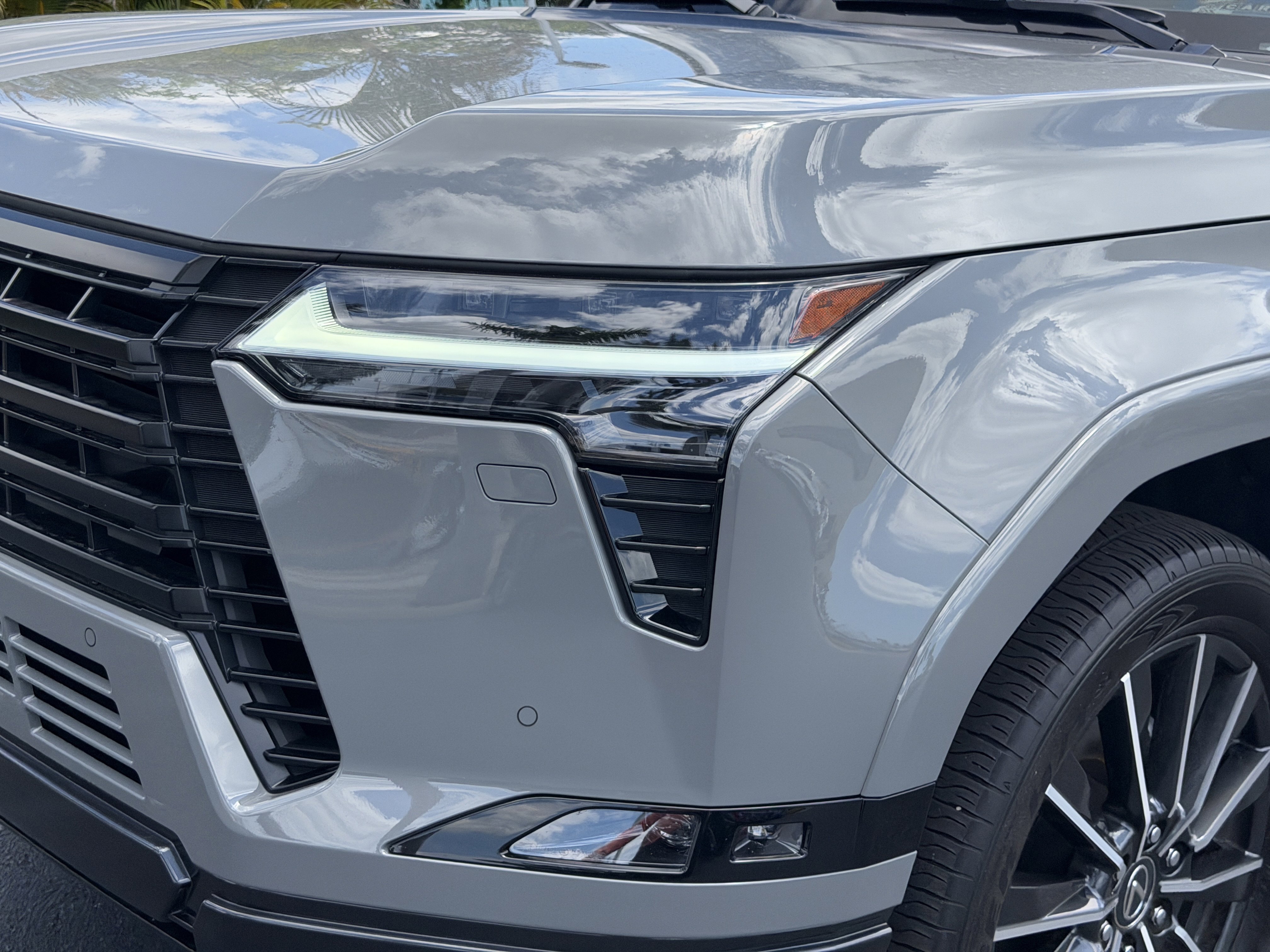 Used 2025 Lexus GX 550 w/ Accessory Package (Z1) AWD/4WD image 8