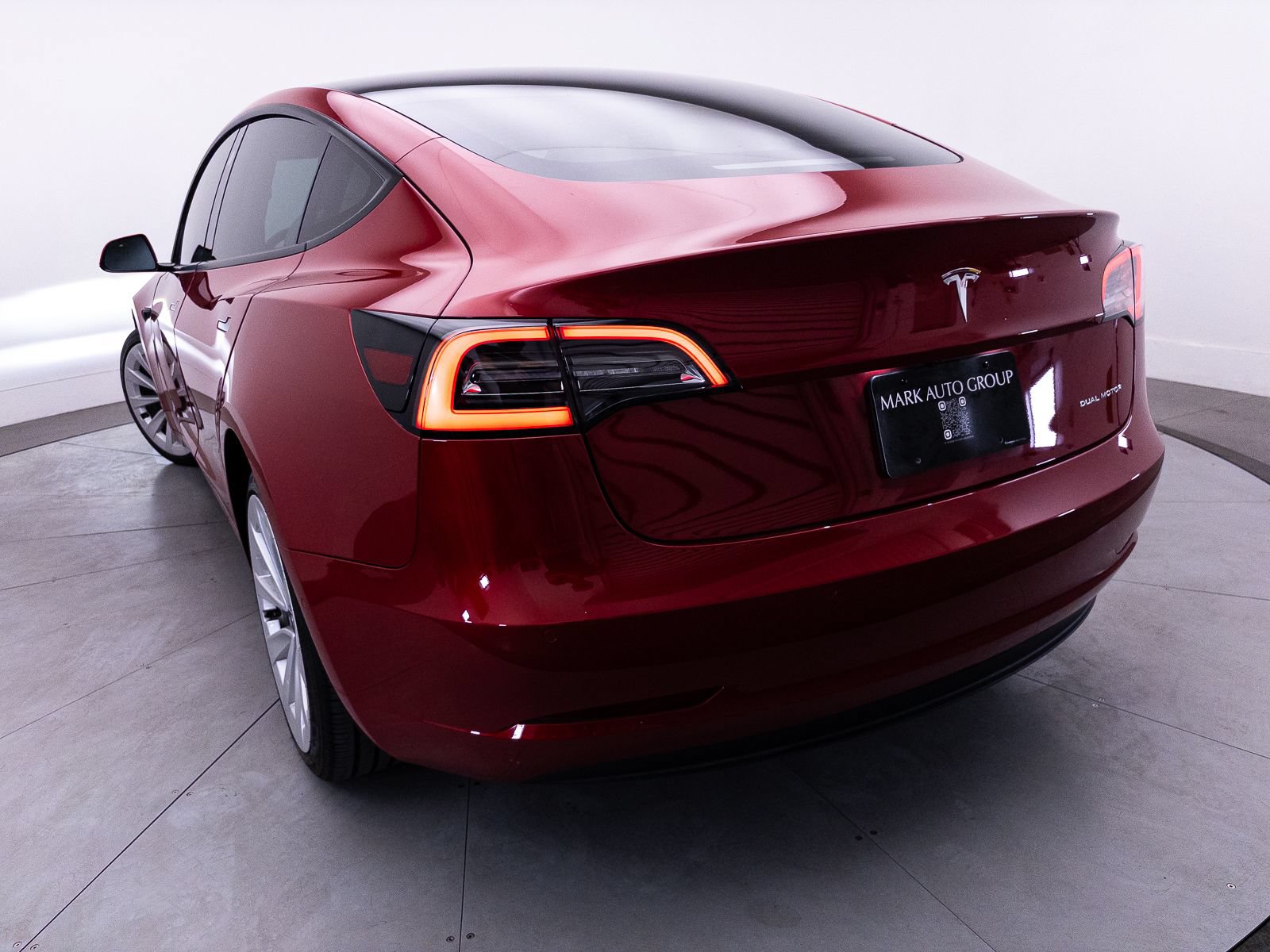 Used 2021 Tesla Model 3 Long Range AWD/4WD image 9